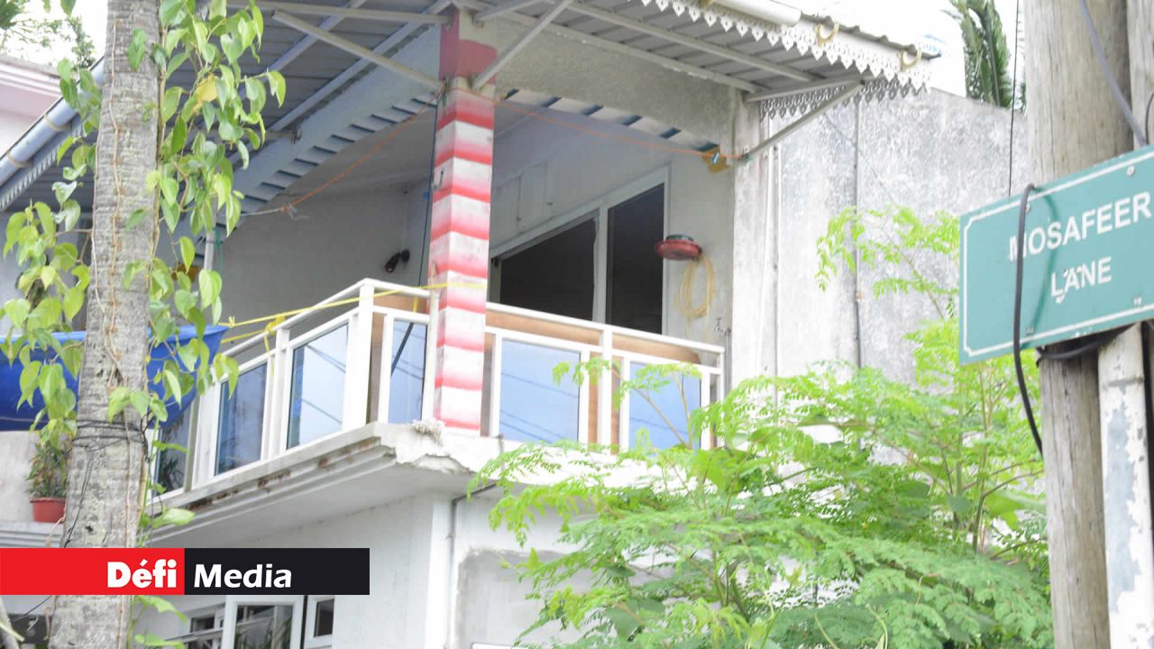 Le balcon où était installée la balançoire.