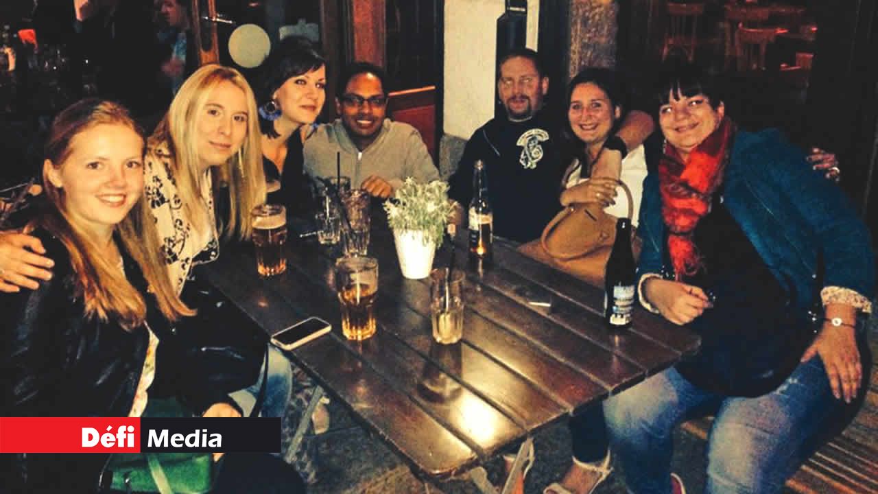 Avec des amis lors de la Fête de la musique.