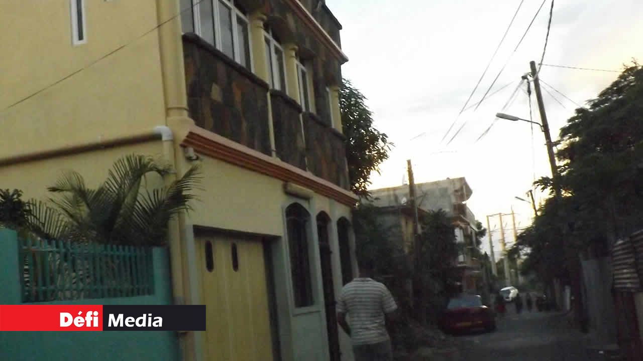 La maison a fait l’objet d’un ordre de confiscation provisoire de l’Asset Recovery Office.