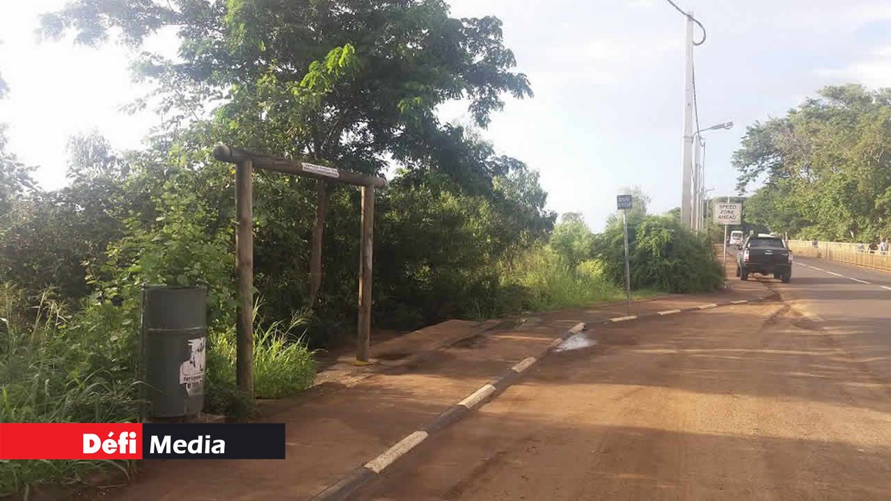 L’abribus en face de l’église a été enlevé.