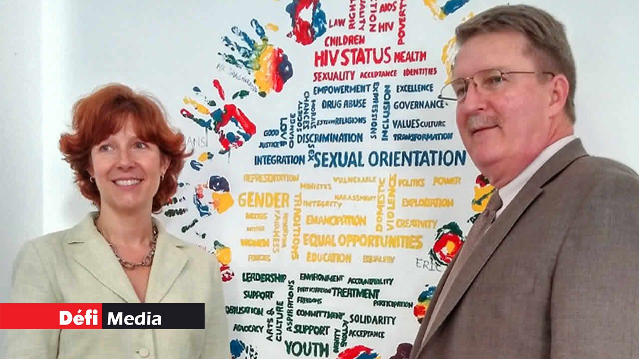 Eric Whitaker, directeur du Bureau des Affaires de l’Afrique de l’Est au Département d’État de Washington, accompagné de Susan Falatko, « Deputy Chief of Mission » auprès de l’ambassade.