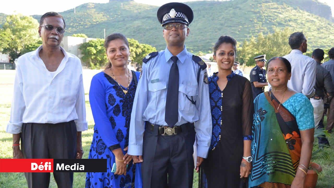 Vijay Anand Doorgha en compagnie de sa famille.