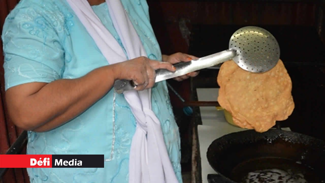 Il faut laisser égoutter l’huile pour que le mervey soit mois gras.