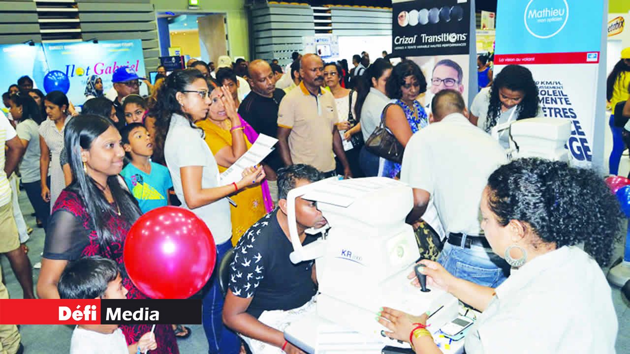 Les visiteurs ont pu profiter des dépistages gratuits au stand de Mathieu Opticiens.