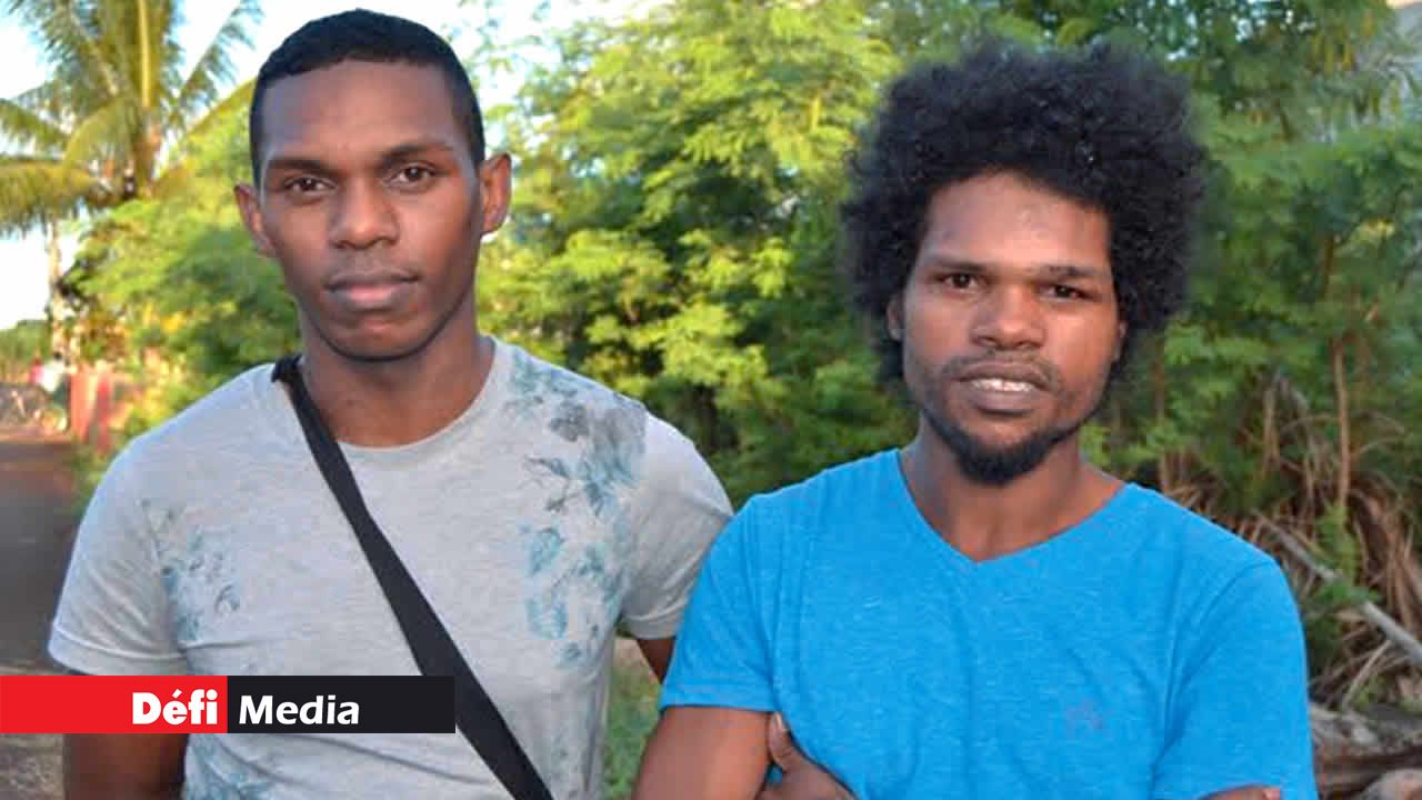 Curtis (à gauche) et Jeff (qui s’est fait arrêter dimanche soir pour obstruction).