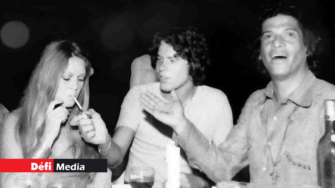 En compagnie de Brigitte Bardot.