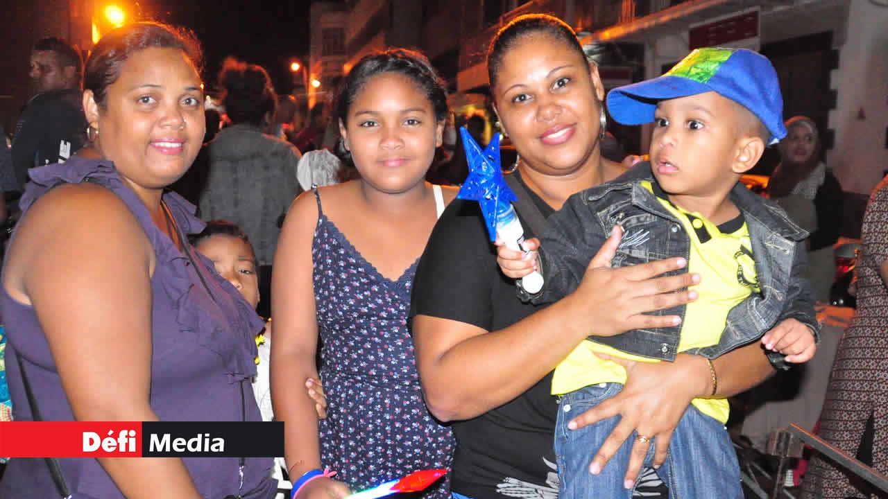 Dorianne Roopnarain (à g.) en est à sa première visite au festival. Et elle compte bien y revenir.