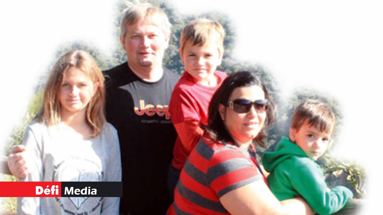 Géraldine Neubert entourée de son mari et de ses trois enfants.