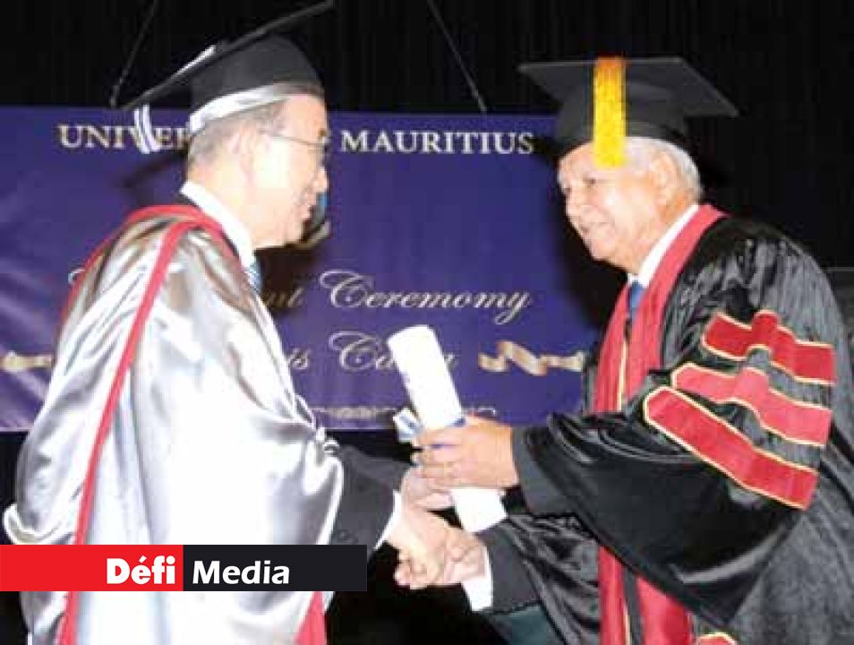 Conferment of Degree – Doctor
Honoris Causa at the University
of Mauritius, Réduit.