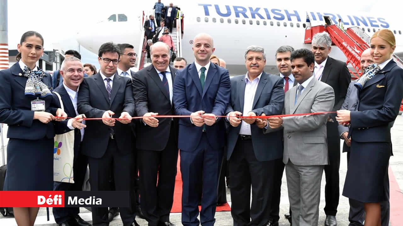 Premier vol de la Turkish Airlines en décembre 2015.