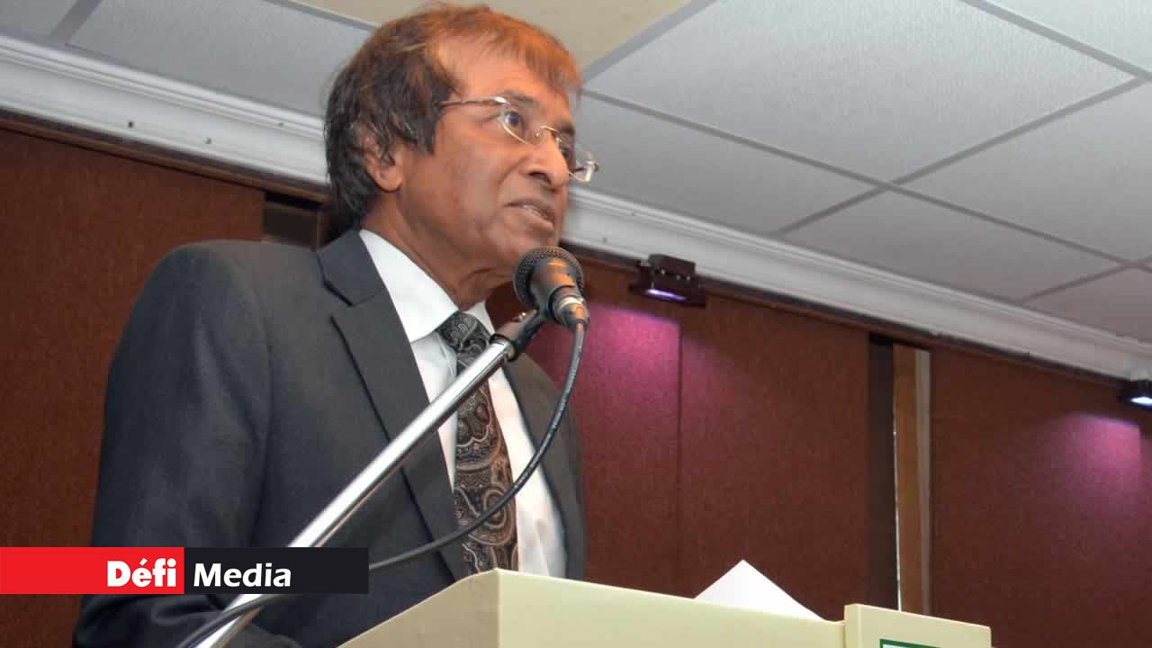 Le ministre Gayan annonce une enquête sur la prévalence du tabagisme chez les jeunes à Maurice
comme à Rodrigues.