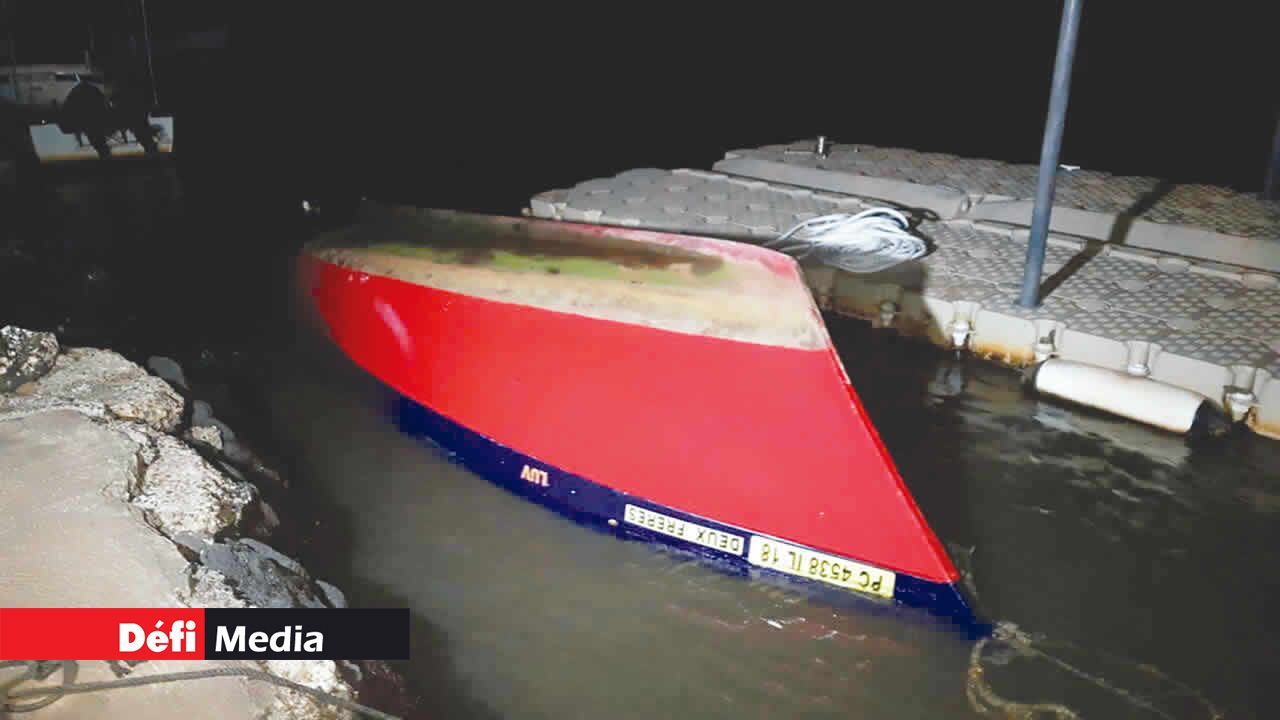 Deux versions sont avancées à propos des raisons pour lequelles la pirogue a chaviré.