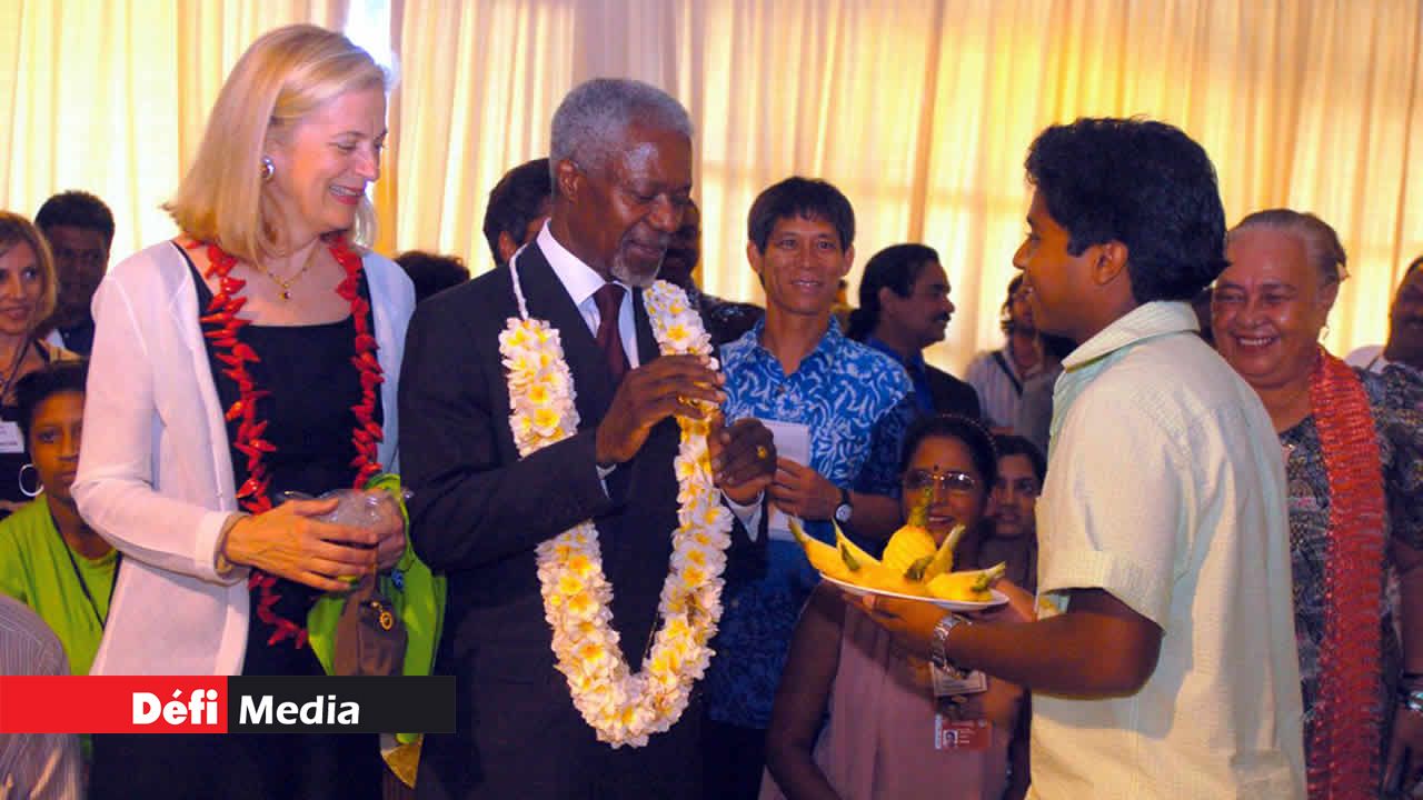 Aux côtés de Kofi Annan.