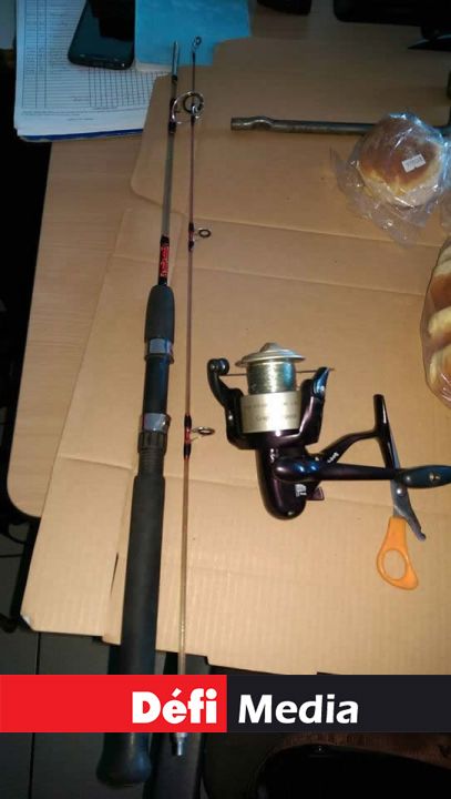 Les provisions et la canne à pêche du suspect.