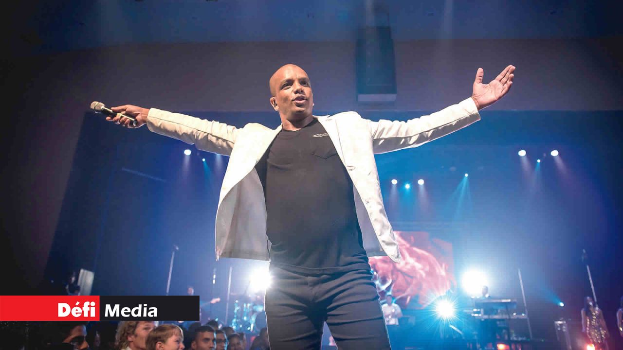 Selon Stéphan Gébert, les chansons rétro sont textuellement plus riches.