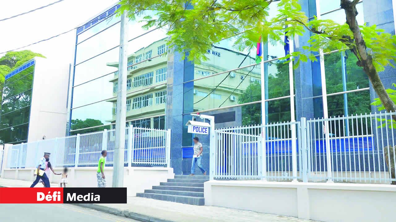 Le poste de police de Flacq où Pravesh a dû se rendre accompagné de trois officiers.