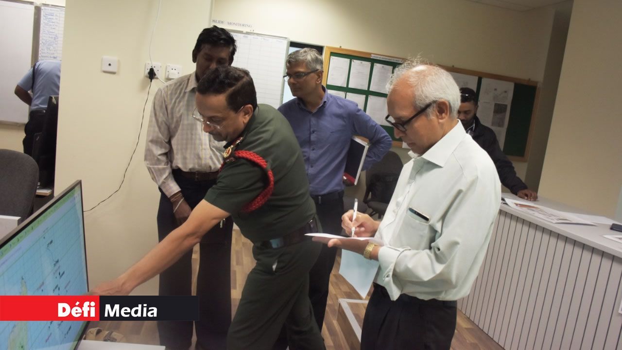 Archives. C'est le commandant de la SMF, Khemraj Servansingh, qui est pressenti pour être le nouvel homme fort des Casernes centrales.