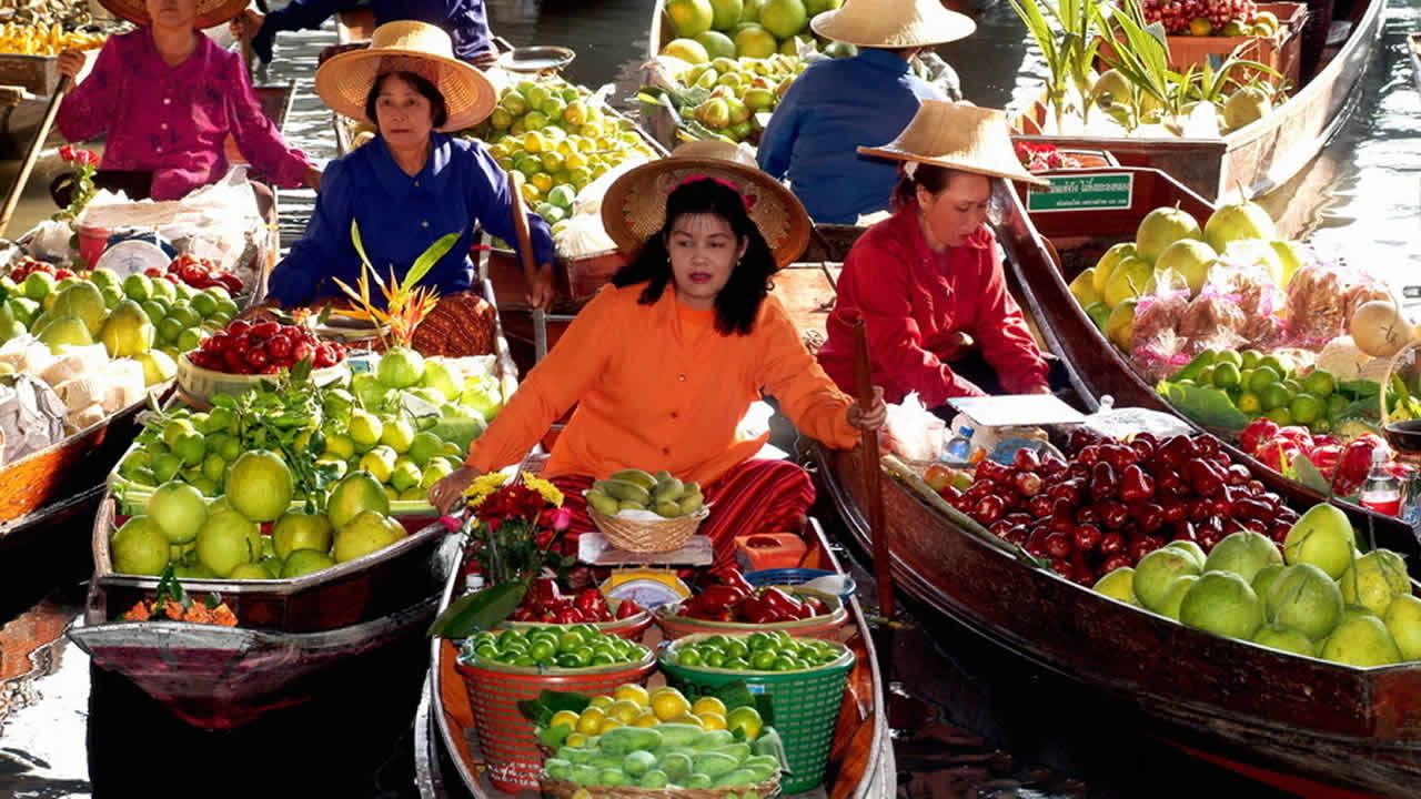 Damnoen Saduak Floating Market