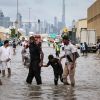Rare tempête aux Emirats arabes unis, inondations et vols perturbés